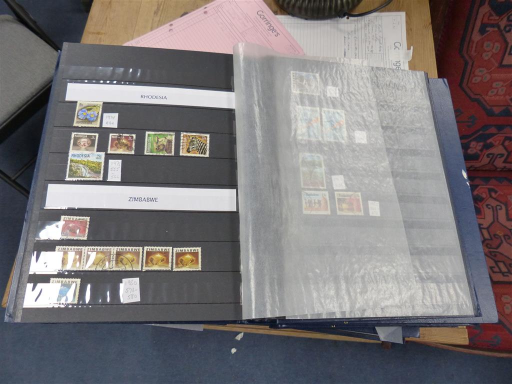 10 stamp albums of World stamps,